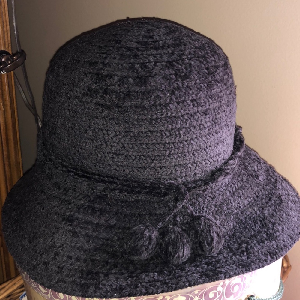 Betmar NY Classic Chic Warm Weather  Brown Soft Knit All Occasion Braided Hat